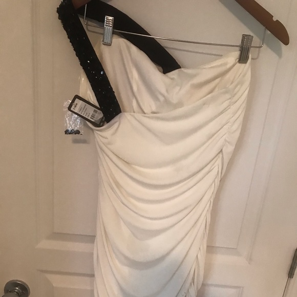 Guess - Rutched formal bodycon dress NWT - Picture 8 of 8